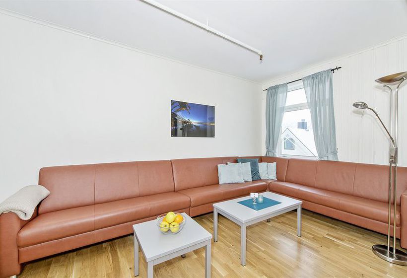 Enter Tromso Backpack Hotel Troms