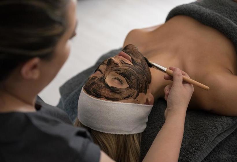 Pension Cliff At Lyons | Celbridge | Kildare | Ireland 14