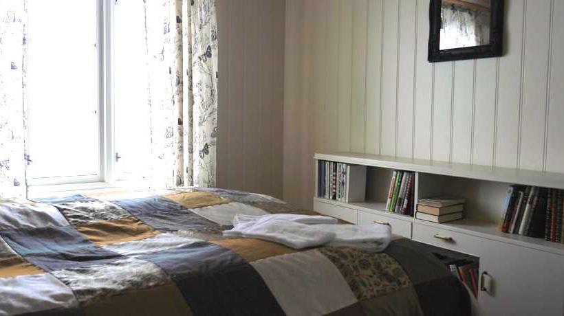 Bed and Breakfast Jordbærstova Feriehus | Valldal | More og Romsdal | Norway 11