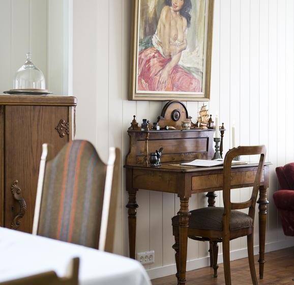 Bed and Breakfast Jordbærstova Feriehus | Valldal | More og Romsdal | Norway 17