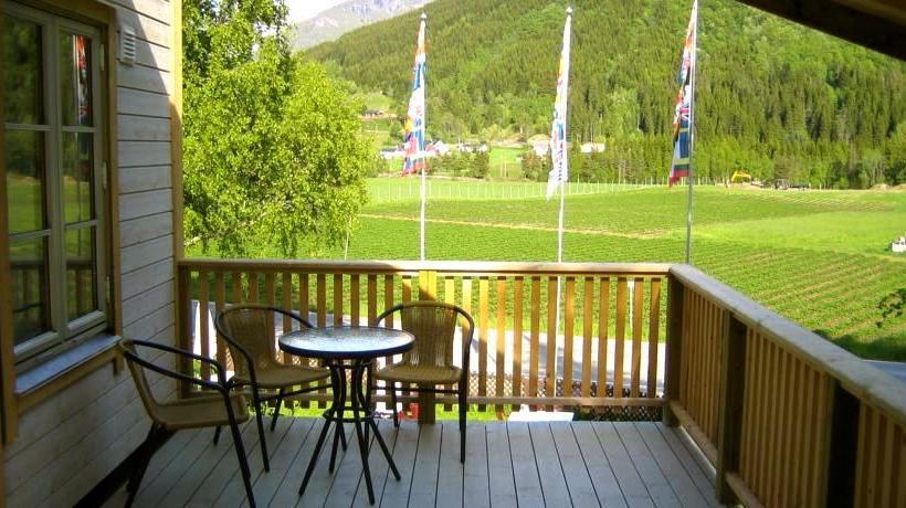 Bed and Breakfast Jordbærstova Feriehus | Valldal | More og Romsdal | Norway 5