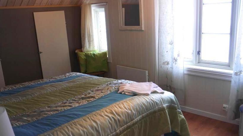 Bed and Breakfast Jordbærstova Feriehus | Valldal | More og Romsdal | Norway 9