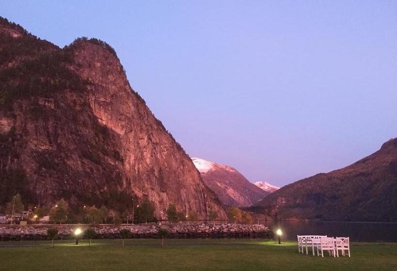 Valldal Fjordhotell | Valldal | More og Romsdal | Norway 17