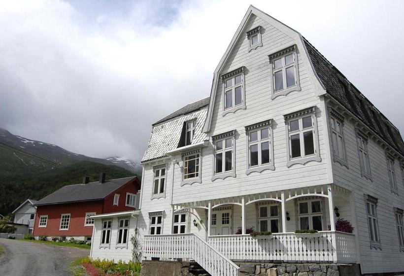 Hotel Villa Norangdal | Hellesylt | More og Romsdal | Norway 15