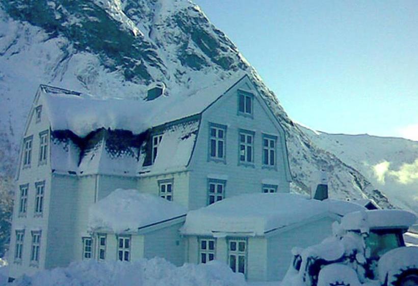 Hotel Villa Norangdal | Hellesylt | More og Romsdal | Norway 5