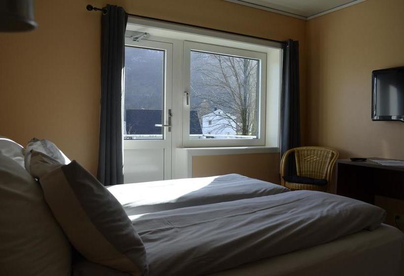 Hotel Sentrum | Nordfjordeid | Sogn og Fjordane | Norway 3