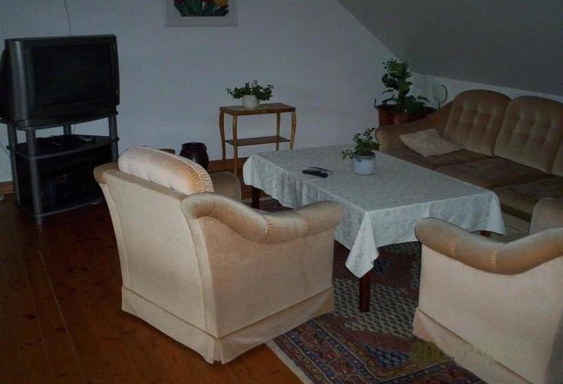 Röda Stallet Bed & Breakfast | Hjo | Vastra Gotalands Lan | Sweden 2