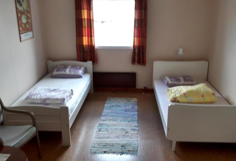 Hostel Johs. H. Giaever | Henningsvaer | Nordland | Norway 2