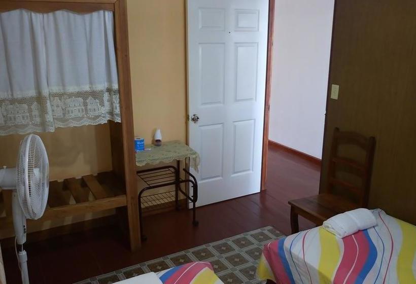 Albergue Hostal Doña Irma Bocas | Bocas del Toro | Bocas del Toro | Panamá 12