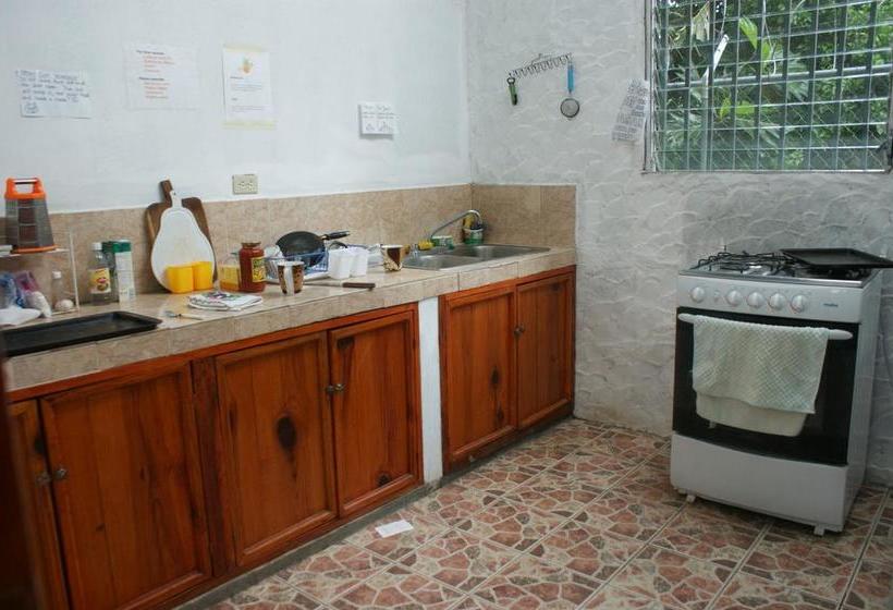 Albergue Hostal Orquidea | El Valle de Anton | Coclé | Panamá 18