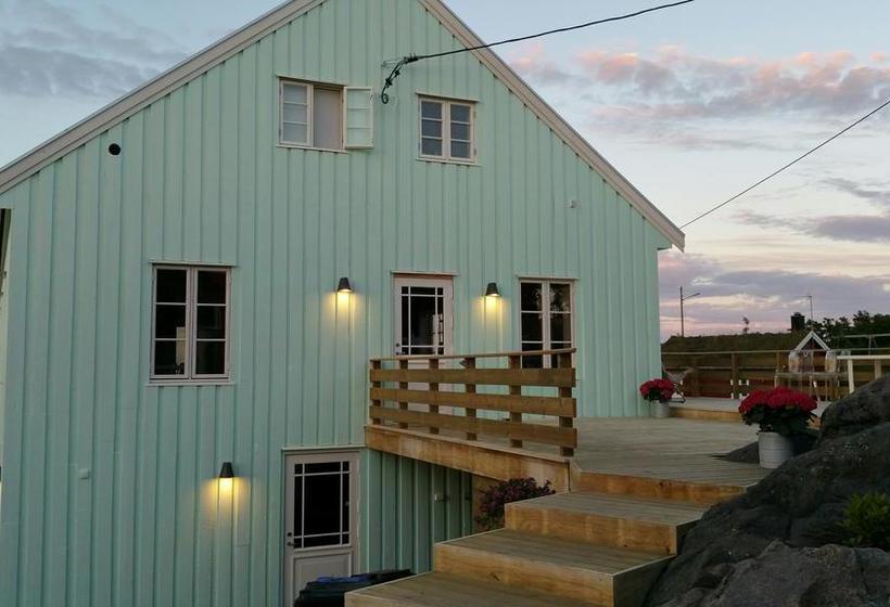 Bed and Breakfast Lysvoldbrygga | Henningsvaer | Nordland | Norway 13