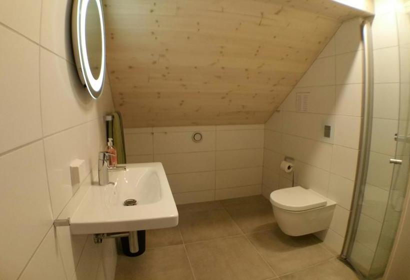 Bed and Breakfast Lysvoldbrygga | Henningsvaer | Nordland | Norway 6