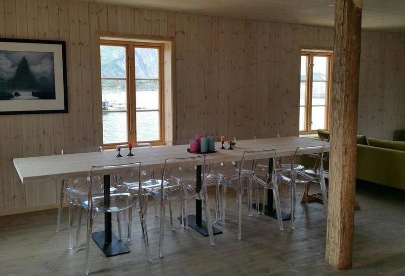 Bed and Breakfast Lysvoldbrygga | Henningsvaer | Nordland | Norway 7
