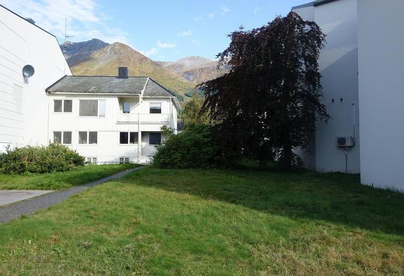 Orsta Hostel | Orsta | More og Romsdal | Norway 11