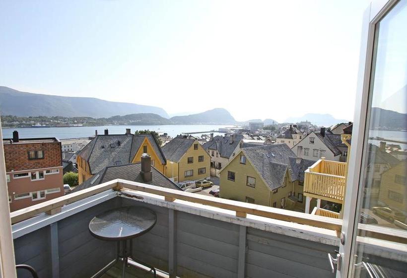 Norhostel Apartment | Alesund | More og Romsdal | Norway 14