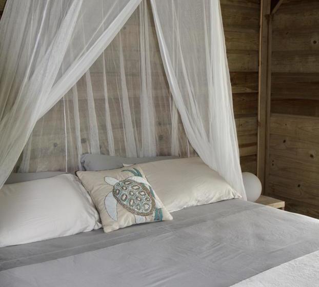 Bed and Breakfast Eden Jungle Lodge