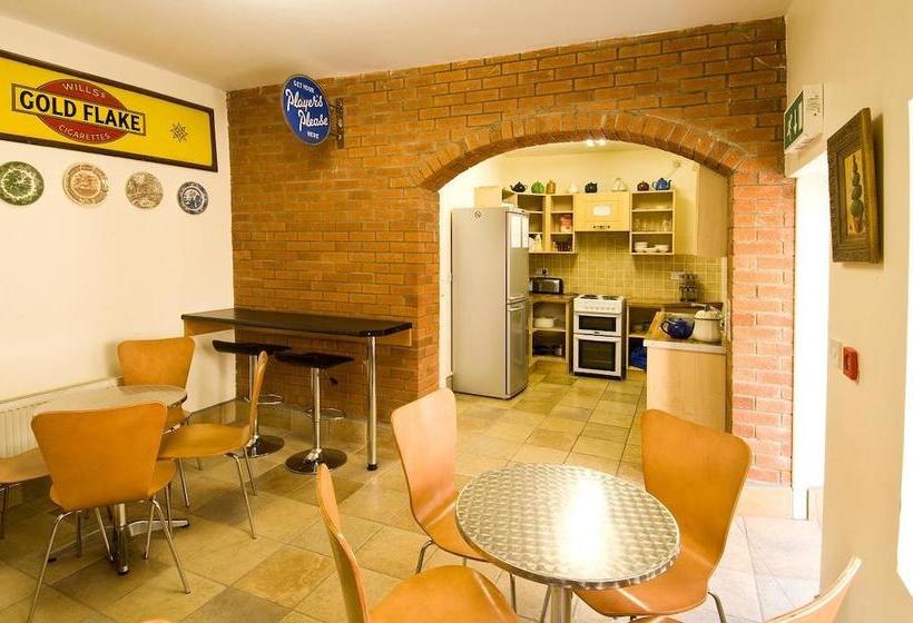 Beach Haven Holiday Hostel | Tramore | Waterford | Ireland 3
