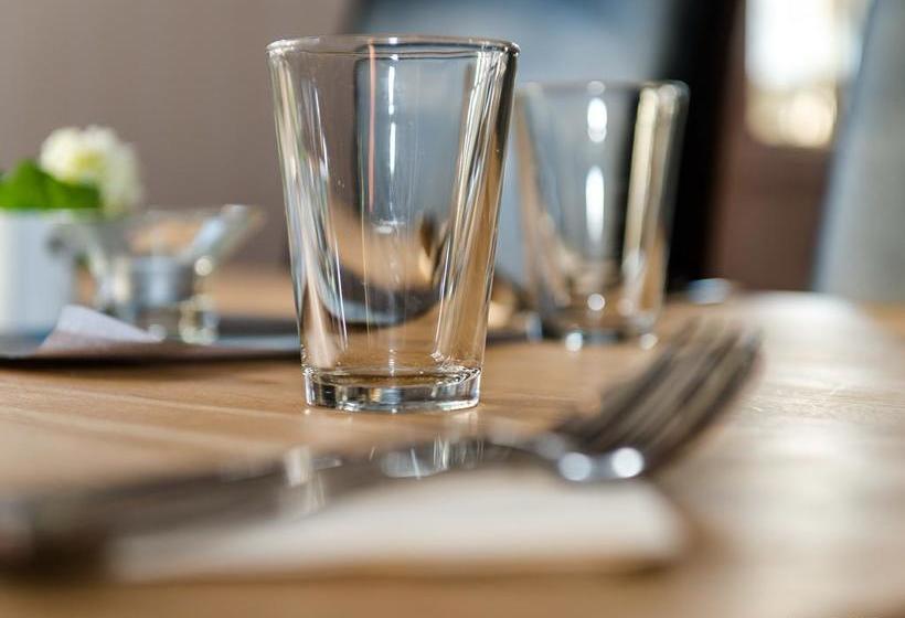 Lofoten Arctic Hotel Knusarn | Henningsvaer | Nordland | Norway 19