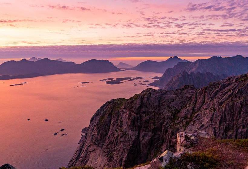 Lofoten Arctic Hotel Knusarn | Henningsvaer | Nordland | Norway 8