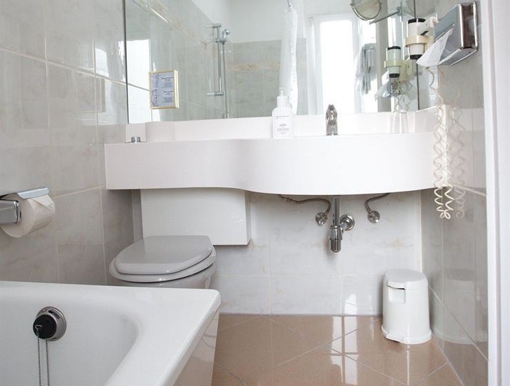 Astoria Hotel Am Kurfürstendamm 9