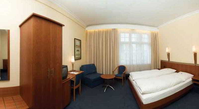 Hotel Kurfürst am Kurfürstendamm 8