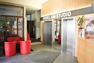 Concorde Hotel Am Studio 7