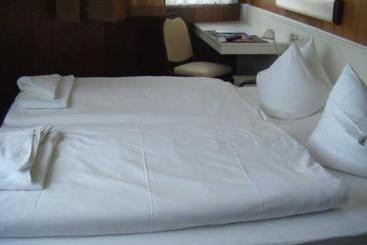 Central-Hotel Tegel 12