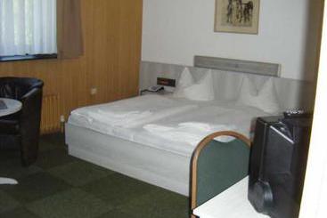 Central-Hotel Tegel 16