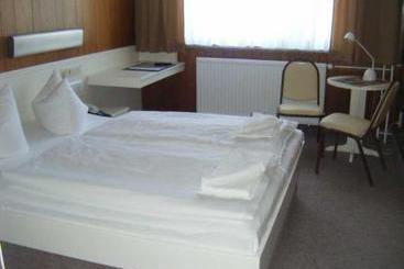 Central-Hotel Tegel 9