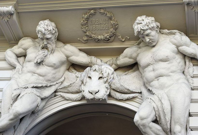 Flair Hotel Riehmers Hofgarten 4