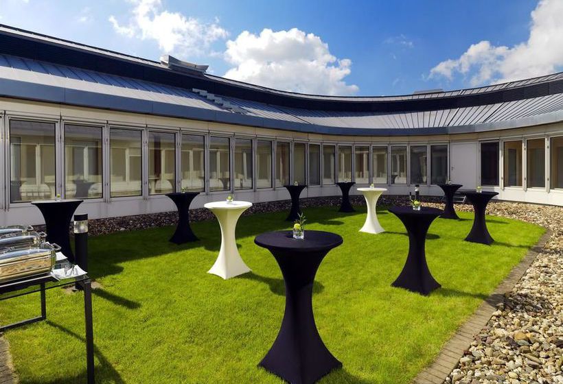 Hotel Sheraton Dusseldorf Airport 12