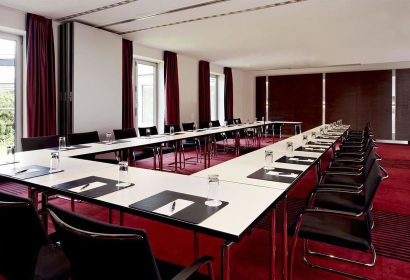 Hotel Sheraton Dusseldorf Airport 17