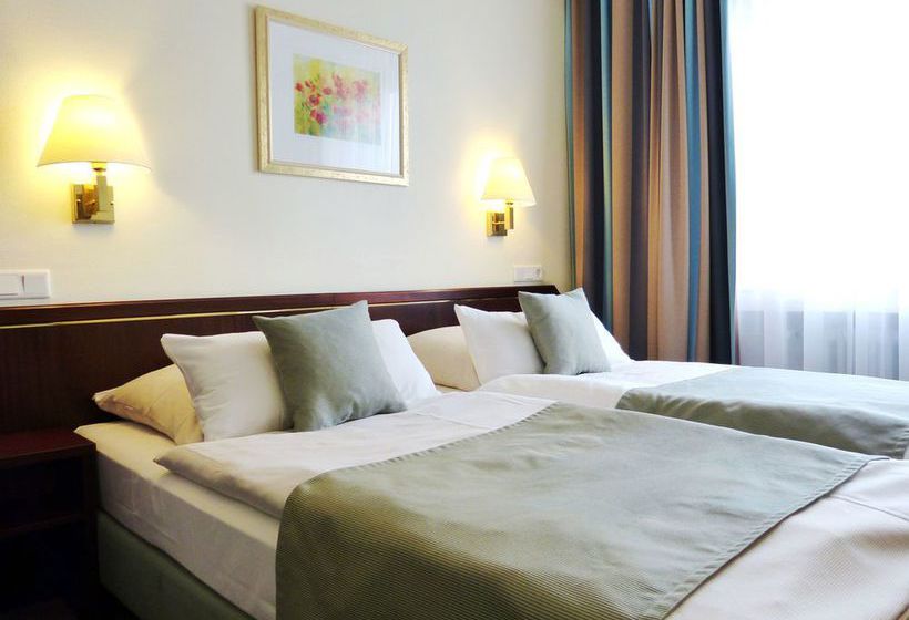 Hotel Centro Esplanade 18