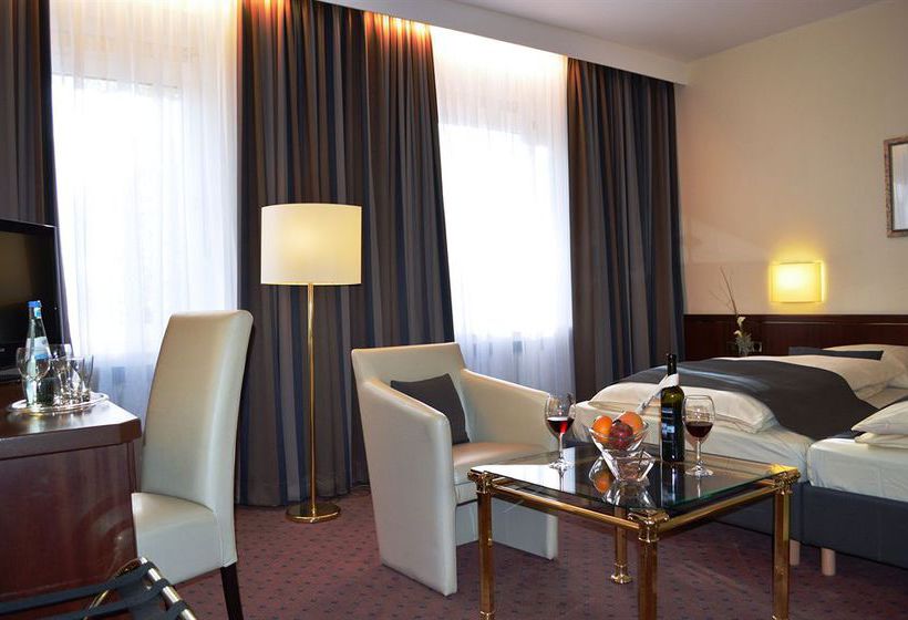 Hotel Centro Esplanade 4