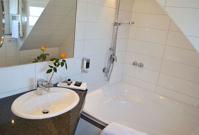 Hotel Centro Esplanade 8