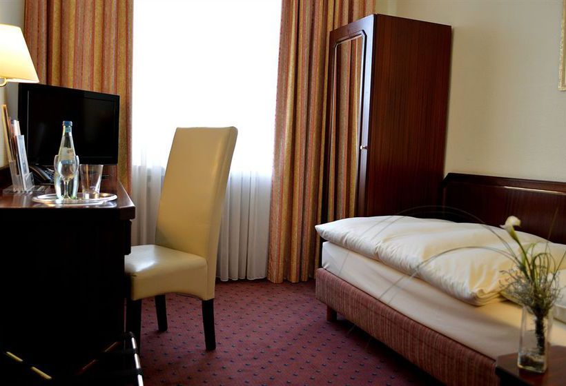 Hotel Centro Esplanade 9