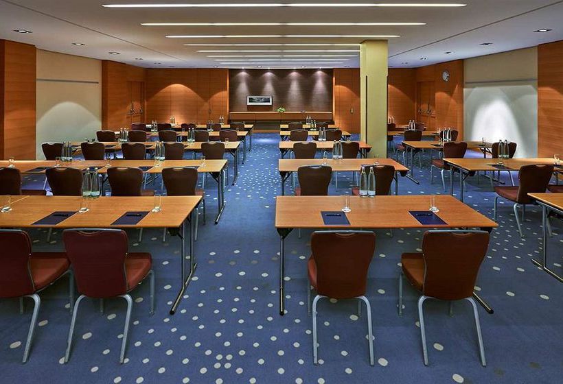 Hotel Hilton Dusseldorf 10