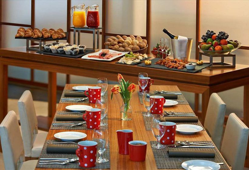 Hotel Hilton Dusseldorf 4