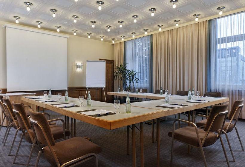 Hotel Wyndham Duisburger Hof 14