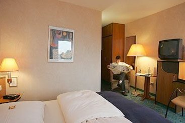 Sport- und Tagungshotel De Poort 3