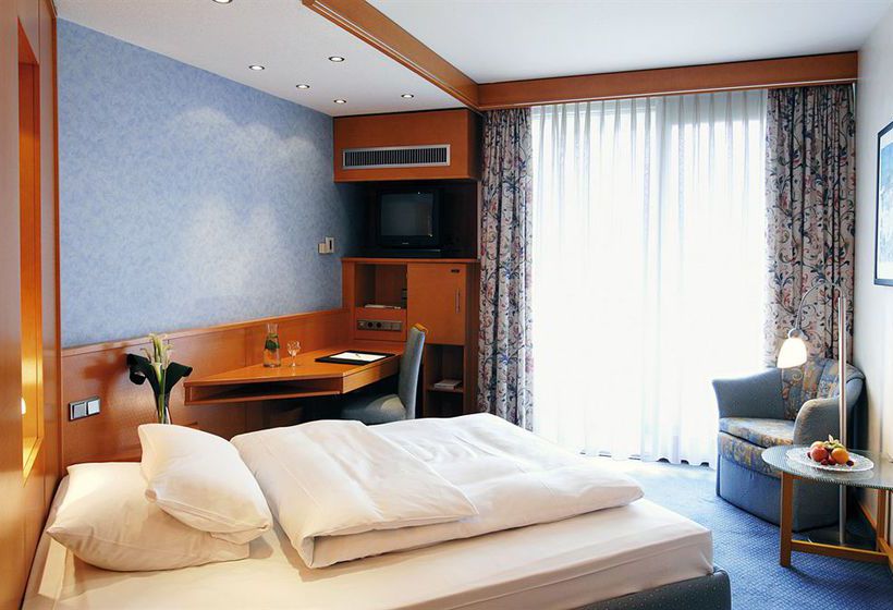 Hotel NH Wiesbaden 1