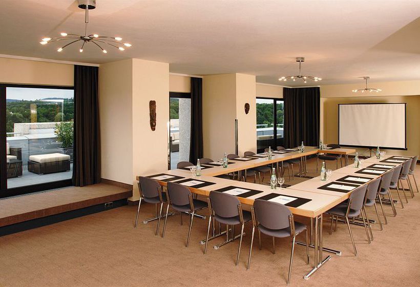 Hotel NH Wiesbaden 11