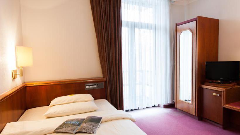 Hotel Klee am Park 11