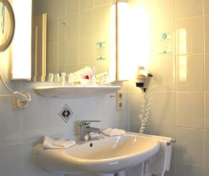 Hotel Oberkirch's Weinstuben 10