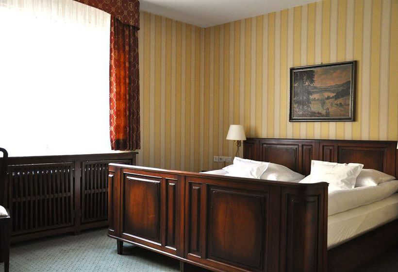 Hotel Oberkirch's Weinstuben 13