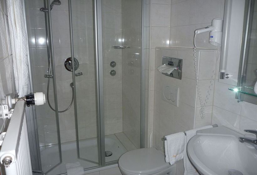 Hotel Oberkirch's Weinstuben 8