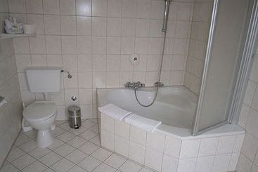 Ringhotel Goldener Knopf 4