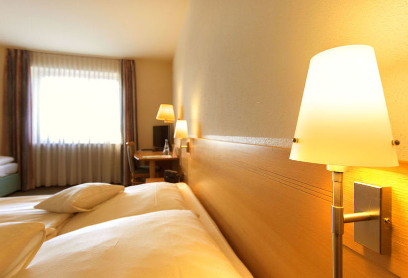 Hotel Am Moosfeld 18