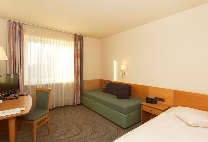 Hotel Am Moosfeld 8