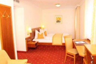 Hotel Am Schloßpark zum Kurfürst 3